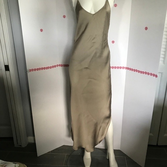 Natori Other - Natori satin sleepwear gown Sz M (B-30)